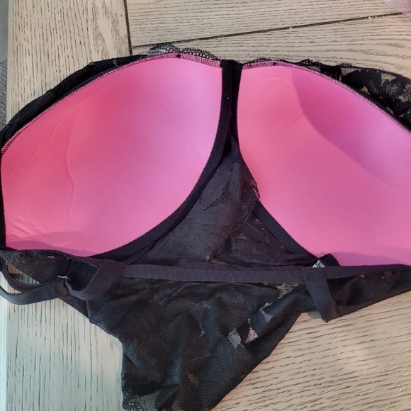 PINK Victoria's Secret Lace Lightly Lined Plunge Bralette. - Picture 9 of 9